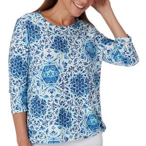NEW Emily Daniels Blue & White Floral Scoopneck Top